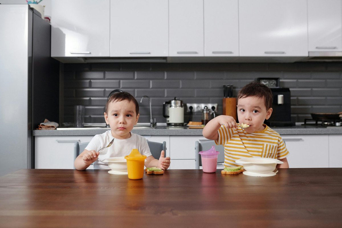 Neutralizácia dronov: Regulačný rámec a etické limity kinetických vs. nekinetických protiopatrení