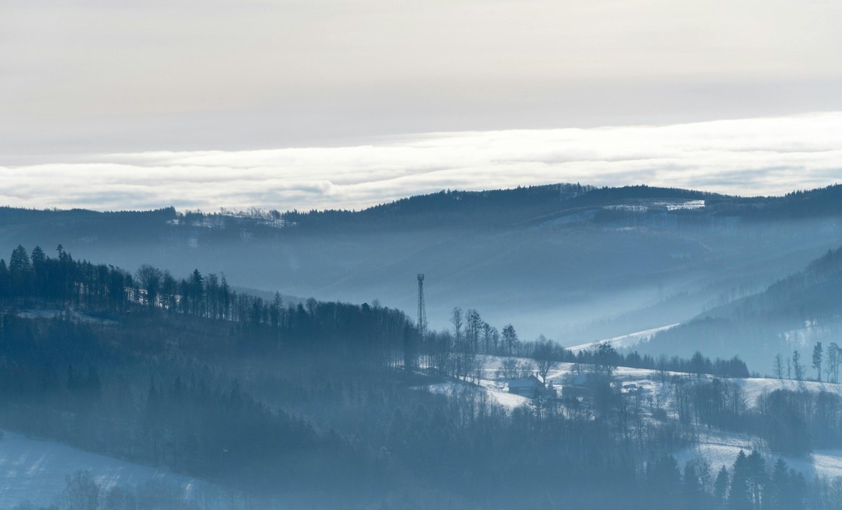 Metadáta EXIF a Geolokácia: Forenzná analýza informácií ukrytých vo fotografiách