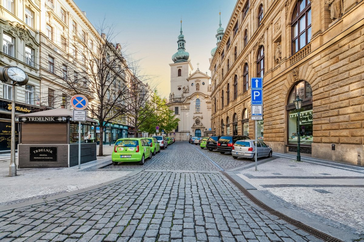 Zaručené víza a imigračné poradenstvo: Spotrebiteľská ochrana a prevencia podvodov