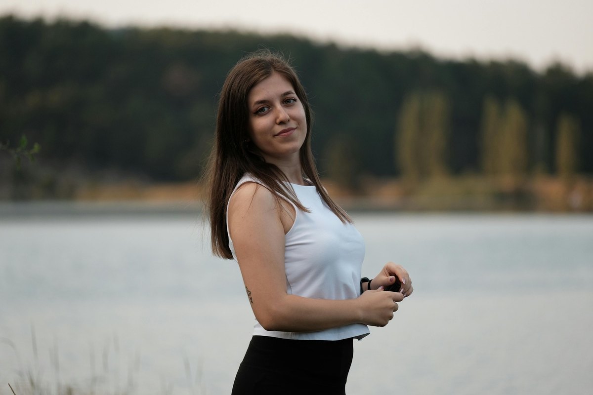 Materiály a povrchy dvířek a desek