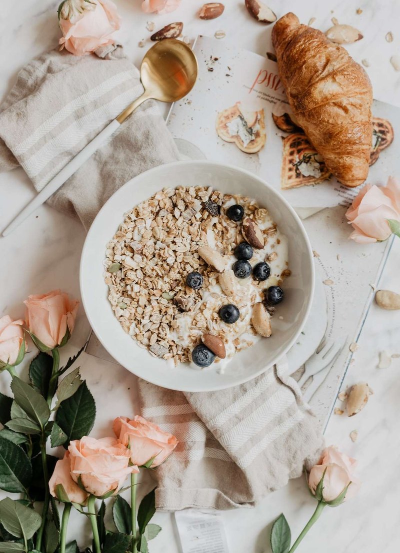 The Role of Women in Elizabethan Literature: Breaking Stereotypes and Conventions